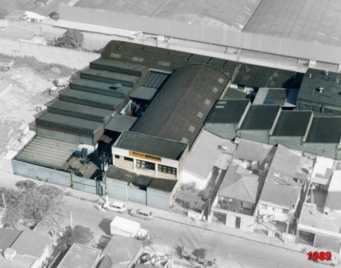 Em 1989 , com 4000m² area produtiva