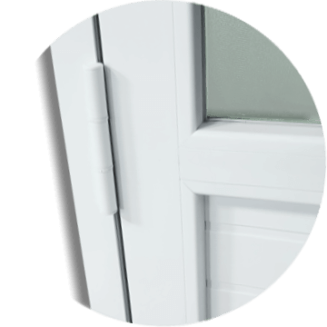 detalhe da dobradiça da porta de giro de PVC