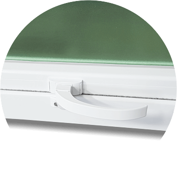 detalhe da maçaneta de acionamento do maxim-ar de PVC